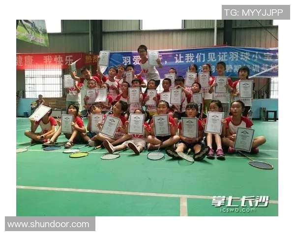 重庆羽毛球队成长之路:一段羽毛球精神与拼搏的纪实故事 重庆羽毛球队成长之路:一段羽毛球精神与拼搏的纪实故事