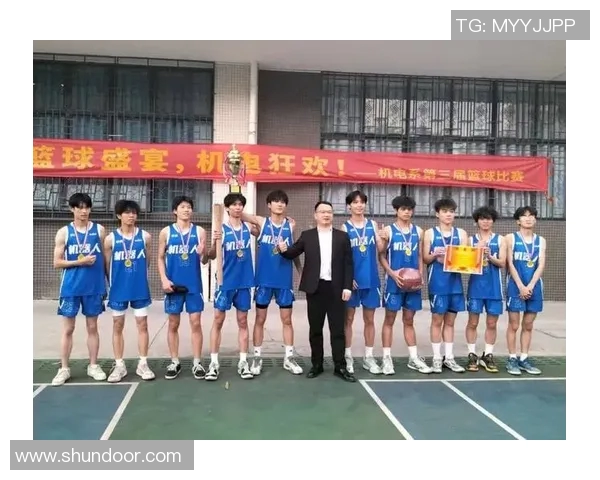 重庆篮球队展现出色团队协作精神助力联赛表现全面提升