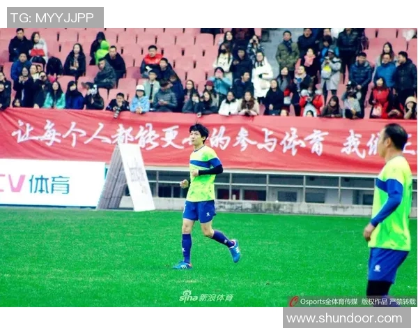 全球足球明星收入揭秘:谁是收入最高的球员与背后的财富故事 全球足球明星收入揭秘:谁是收入最高的球员与背后的财富故事