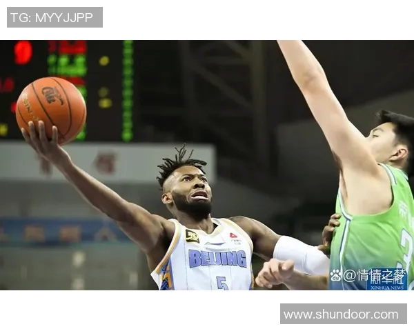 北京篮球队在杯赛积分榜上以62分稳居第一，展现强劲实力