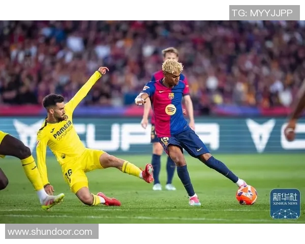 国外足球明星训练时的精彩瞬间与独特风采展示 国外足球明星训练时的精彩瞬间与独特风采展示